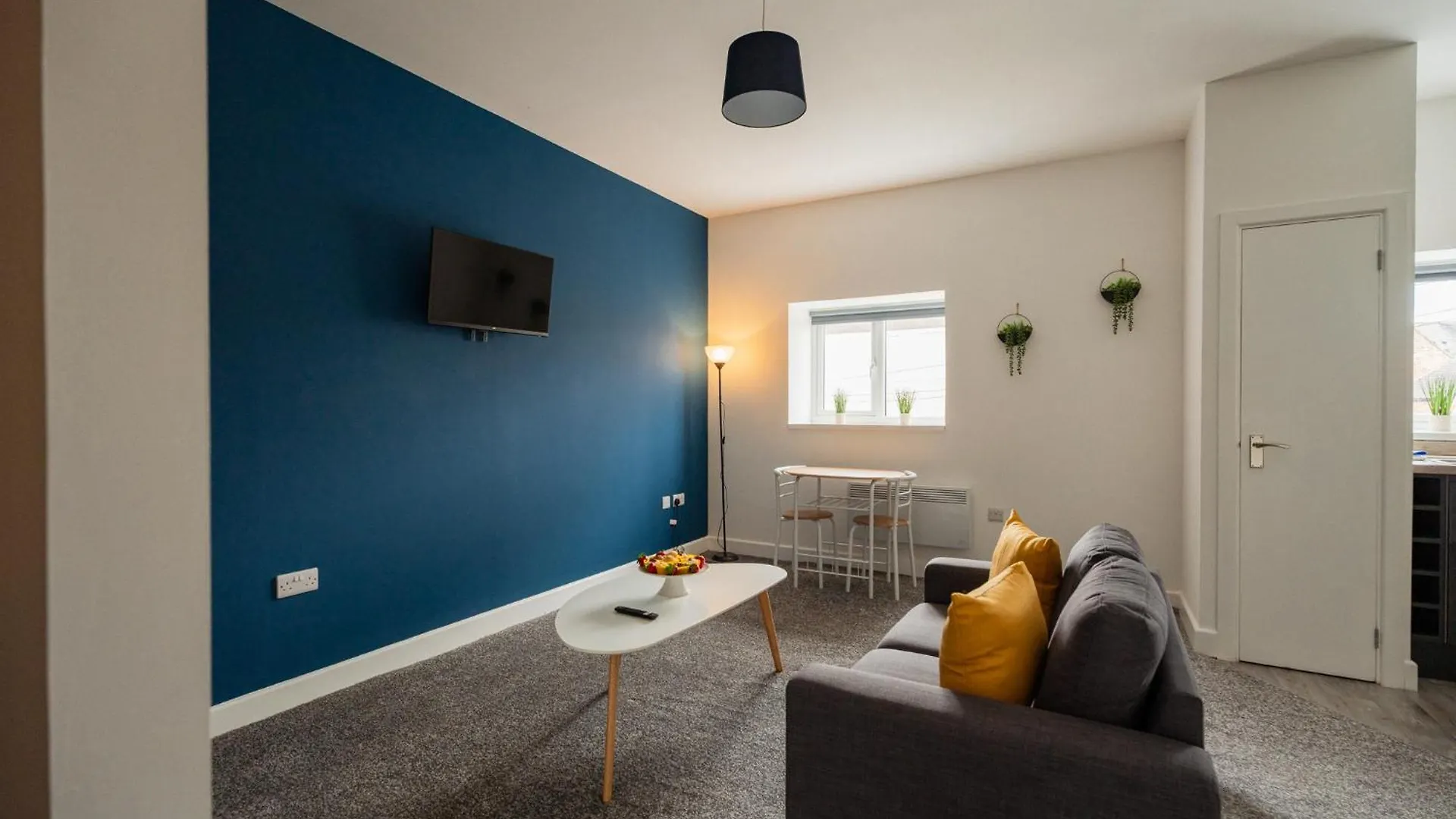 Legion House Apartment Four مدليسبره