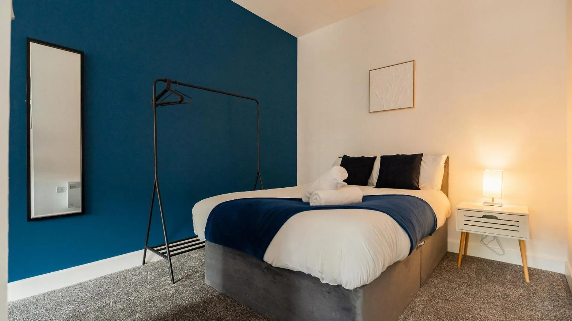 Legion House Apartment Four مدليسبره 0*,