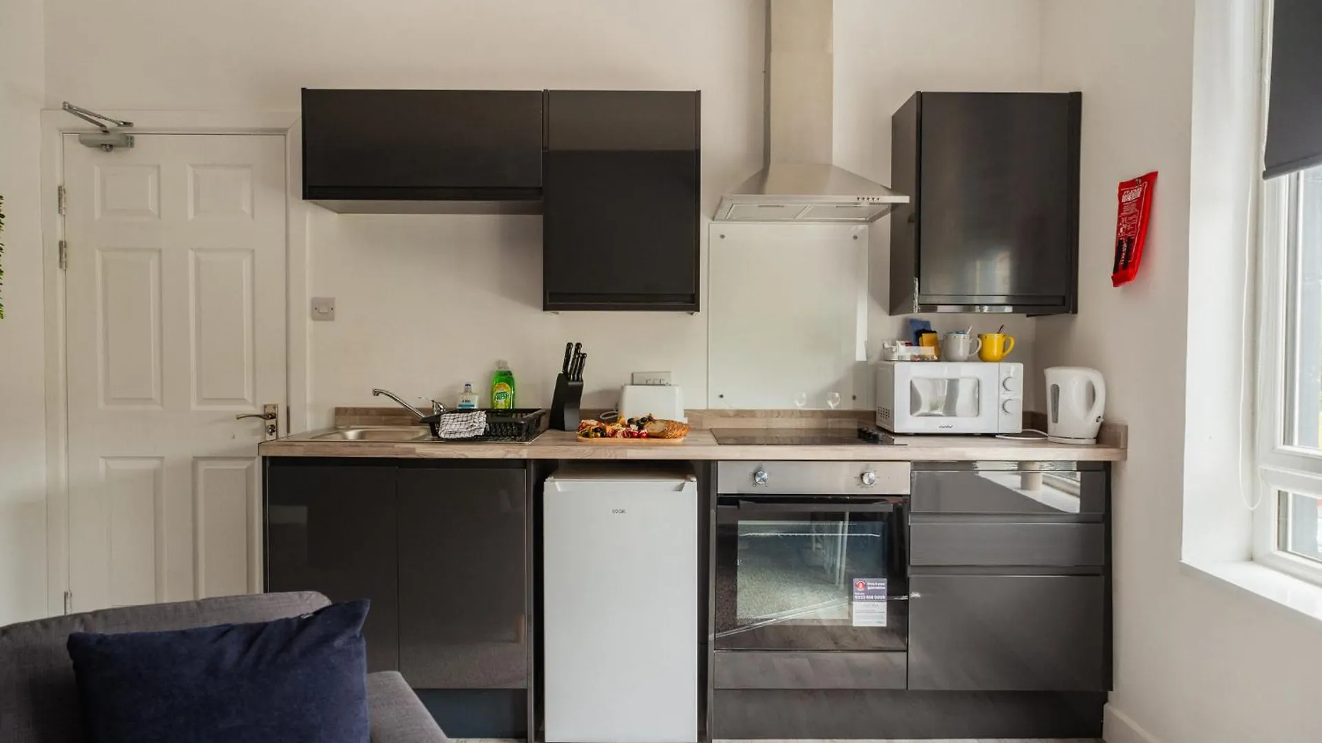 Legion House Apartment Four مدليسبره